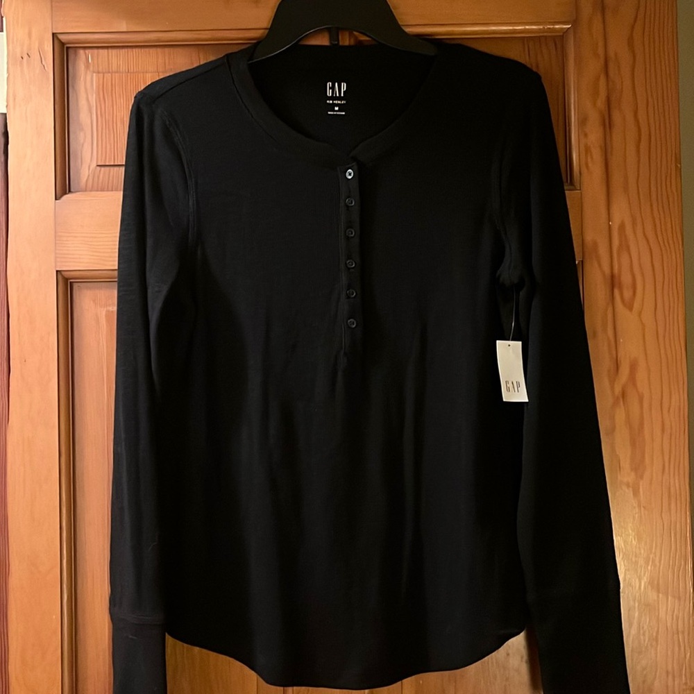 GAP Rib Henley, Size Medium, NWT
